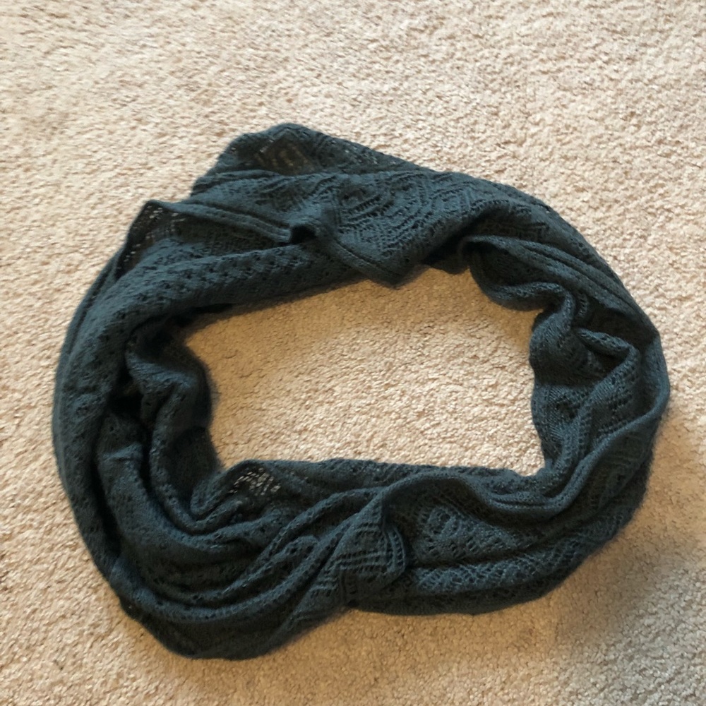 Charcoal circle scarf